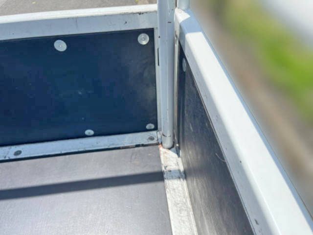 三菱ふそうキャンター平ボディ小型（2t・3t）[写真15]