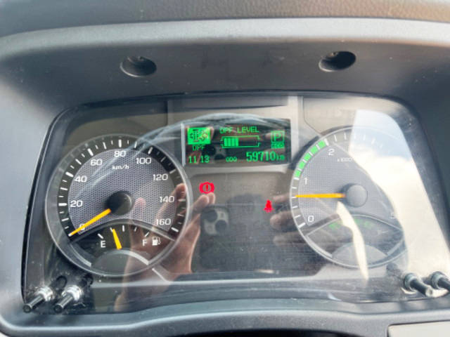 三菱ふそうキャンター平ボディ小型（2t・3t）[写真33]