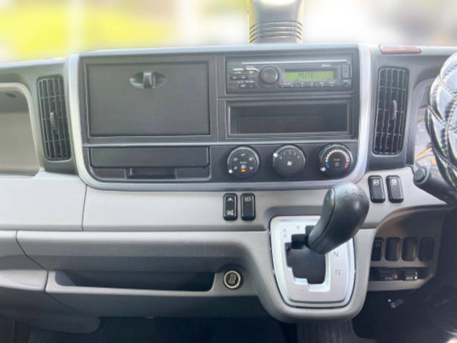 三菱ふそうキャンター平ボディ小型（2t・3t）[写真34]