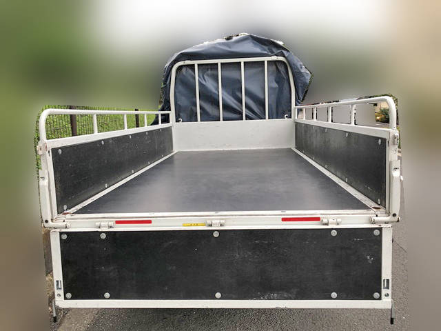 三菱ふそうキャンター平ボディ小型（2t・3t）[写真09]