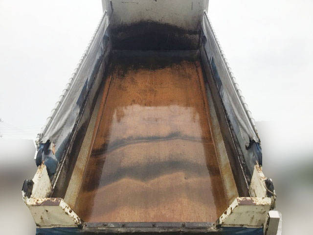 UDトラックスクオンダンプ大型（10t）[写真10]