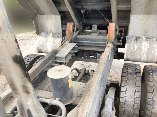 UDトラックスクオンダンプ大型（10t）[写真17]