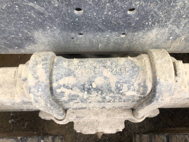 UDトラックスクオンダンプ大型（10t）[写真18]