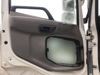 UDトラックスクオンダンプ大型（10t）[写真24]