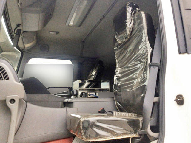 UDトラックスクオンダンプ大型（10t）[写真26]