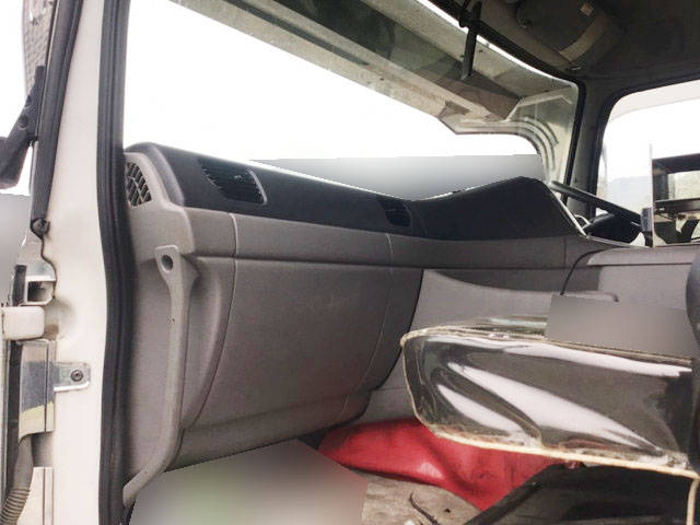 UDトラックスクオンダンプ大型（10t）[写真28]