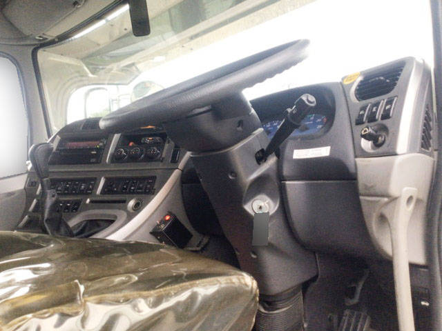 UDトラックスクオンダンプ大型（10t）[写真29]