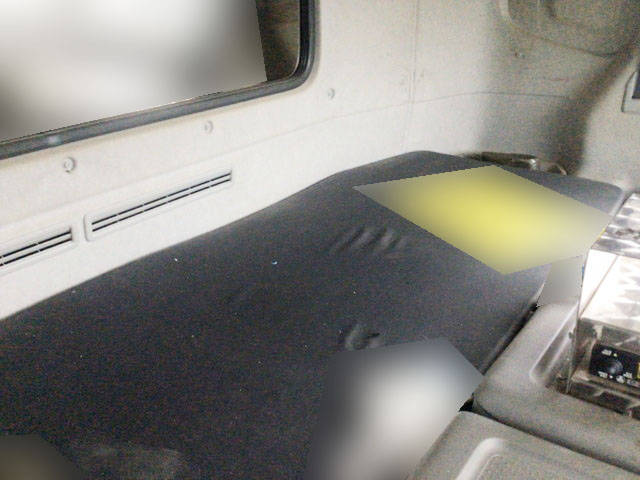 UDトラックスクオンダンプ大型（10t）[写真30]