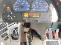 UDトラックスクオンダンプ大型（10t）[写真33]