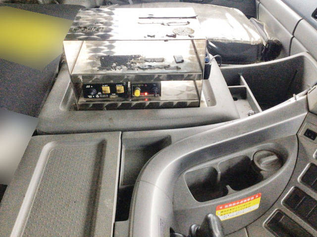 UDトラックスクオンダンプ大型（10t）[写真34]