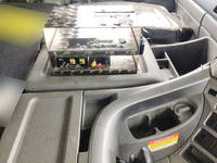 UDトラックスクオンダンプ大型（10t）[写真34]