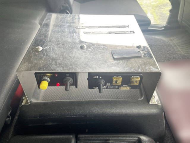 日野プロフィアダンプ大型（10t）[写真33]