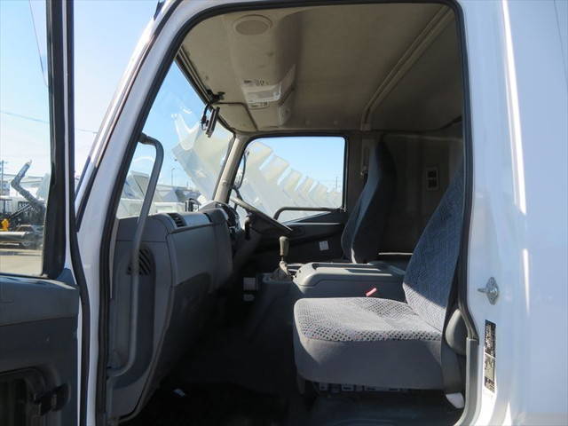 三菱ふそうファイターセルフクレーン3段増トン（6t・8t）[写真26]