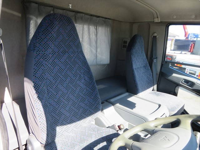 三菱ふそうファイターセルフクレーン3段増トン（6t・8t）[写真28]