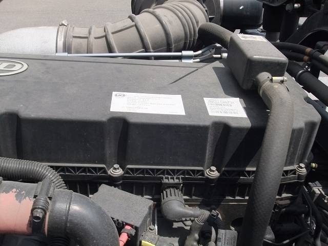 UDトラックスクオントレーラーヘッド（トラクターヘッド）大型（10t）[写真26]