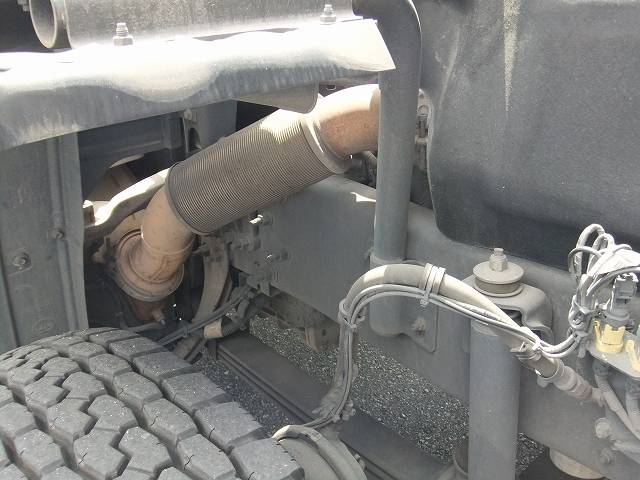 UDトラックスクオントレーラーヘッド（トラクターヘッド）大型（10t）[写真31]