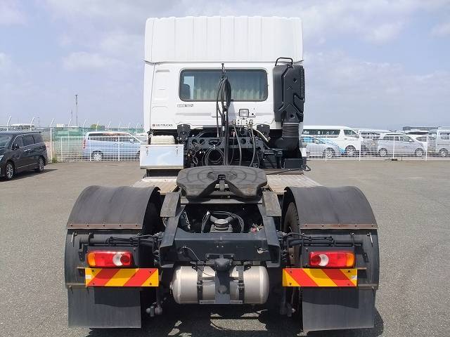 UDトラックスクオントレーラーヘッド（トラクターヘッド）大型（10t）[写真05]