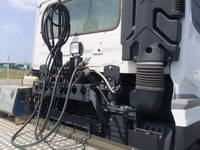 UDトラックスクオントレーラーヘッド（トラクターヘッド）大型（10t）[写真11]