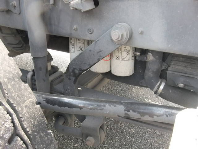 UDトラックスクオントレーラーヘッド（トラクターヘッド）大型（10t）[写真13]