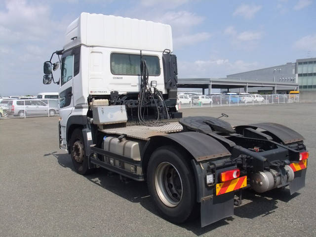 UDトラックスクオントレーラーヘッド（トラクターヘッド）大型（10t）[写真02]