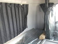 UDトラックスクオントレーラーヘッド（トラクターヘッド）大型（10t）[写真25]