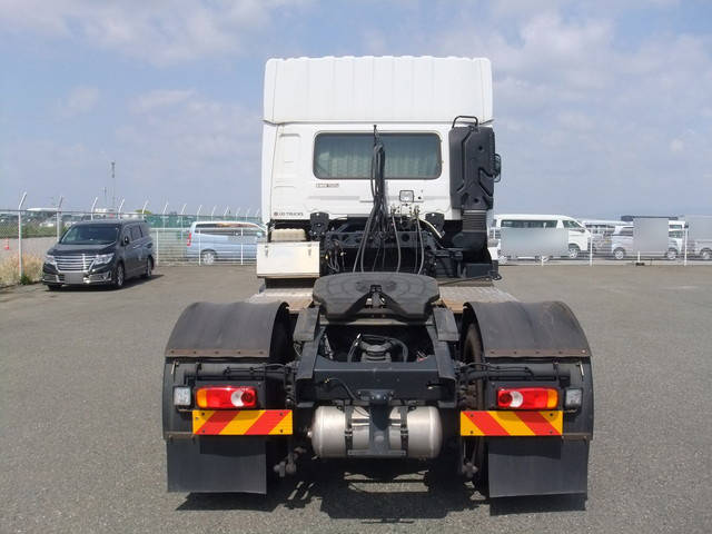UDトラックスクオントレーラーヘッド（トラクターヘッド）大型（10t）[写真08]