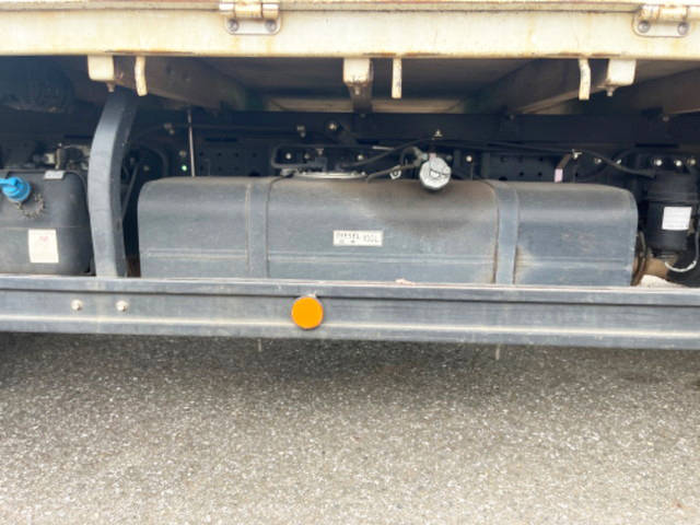 三菱ふそうキャンター平ボディ小型（2t・3t）[写真13]