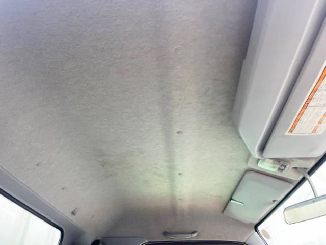 三菱ふそうキャンター平ボディ小型（2t・3t）[写真24]