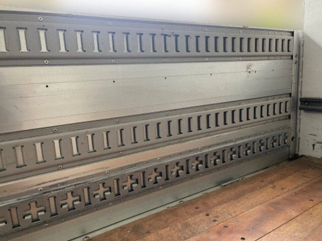 日野レンジャーアルミウイング中型（4t）[写真15]