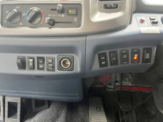 日野レンジャーアルミウイング中型（4t）[写真36]