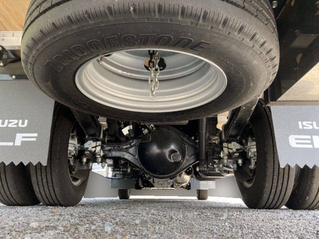 いすゞエルフパネルバン小型（2t・3t）[写真15]