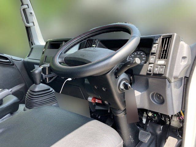 いすゞエルフパネルバン小型（2t・3t）[写真24]