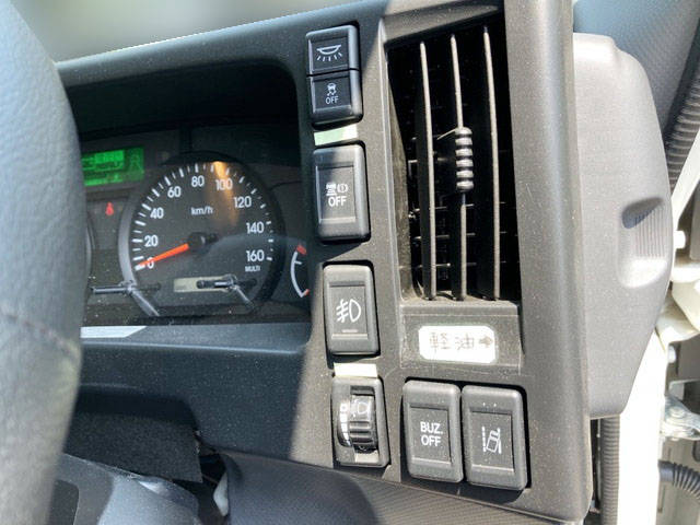 いすゞエルフパネルバン小型（2t・3t）[写真30]