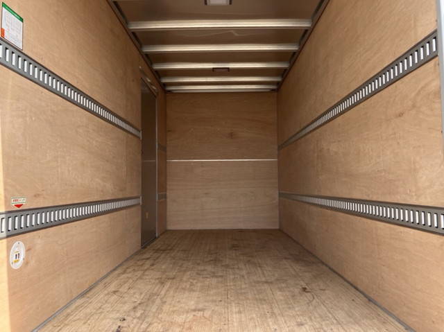 いすゞエルフパネルバン小型（2t・3t）[写真08]