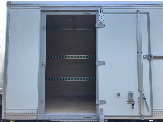 いすゞエルフパネルバン小型（2t・3t）[写真09]