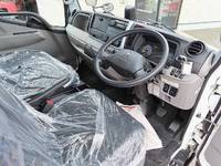 三菱ふそうキャンター平ボディ小型（2t・3t）[写真10]