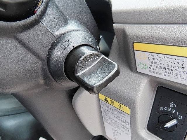 三菱ふそうキャンター平ボディ小型（2t・3t）[写真15]