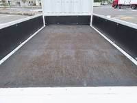 三菱ふそうキャンター平ボディ小型（2t・3t）[写真18]