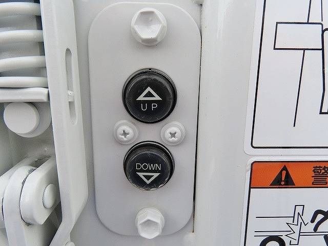 三菱ふそうキャンター平ボディ小型（2t・3t）[写真22]