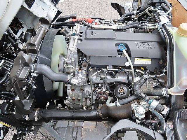 三菱ふそうキャンター平ボディ小型（2t・3t）[写真24]