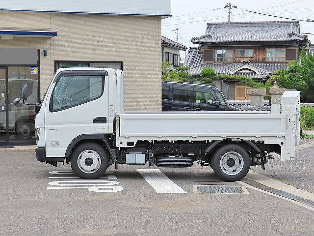 三菱ふそうキャンター平ボディ小型（2t・3t）[写真03]