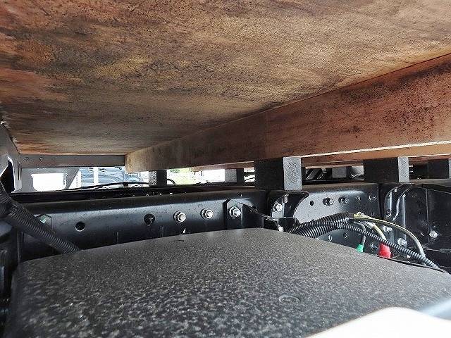 三菱ふそうキャンター平ボディ小型（2t・3t）[写真30]