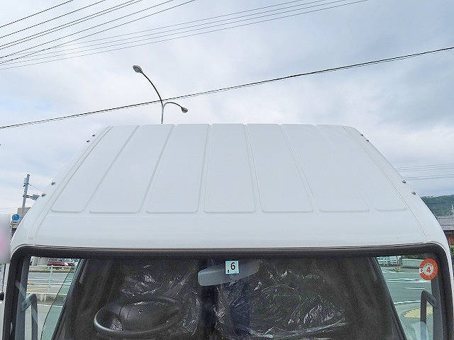 三菱ふそうキャンター平ボディ小型（2t・3t）[写真06]