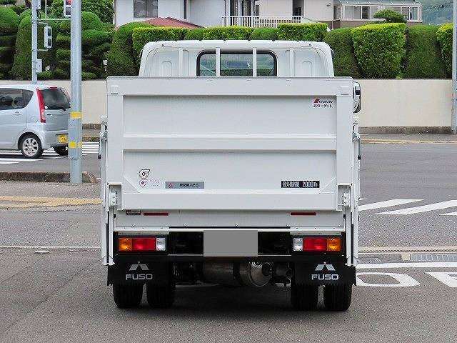 三菱ふそうキャンター平ボディ小型（2t・3t）[写真07]