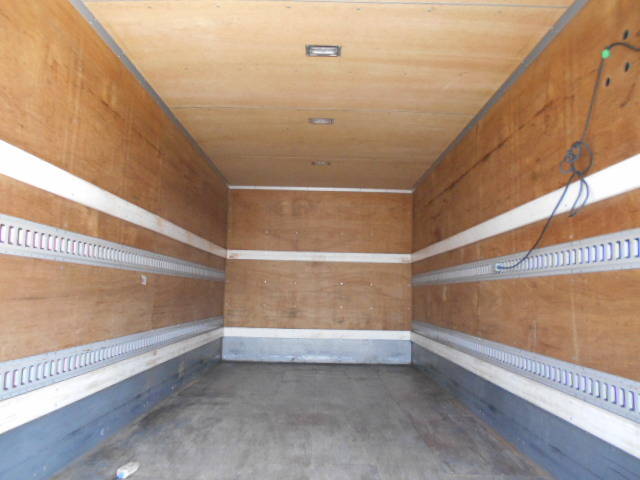 いすゞエルフアルミバン小型（2t・3t）[写真16]