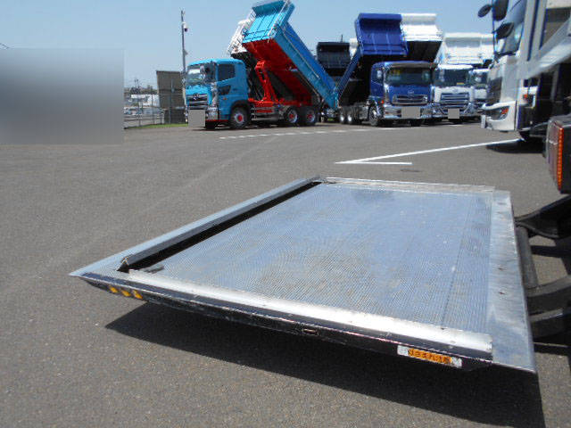 いすゞエルフアルミバン小型（2t・3t）[写真17]