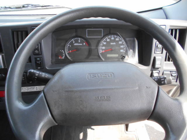 いすゞエルフアルミバン小型（2t・3t）[写真24]