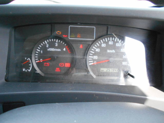 いすゞエルフアルミバン小型（2t・3t）[写真25]