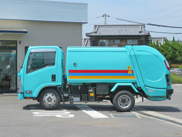 いすゞエルフパッカー車（塵芥車）小型（2t・3t）[写真03]