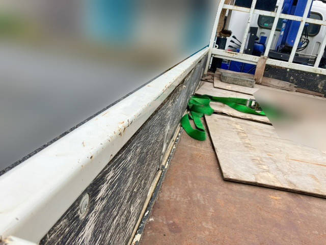 いすゞエルフクレーン4段小型（2t・3t）[写真08]